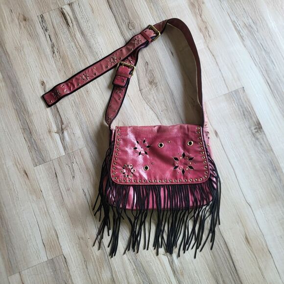 Fringe Perforated Guitar Strap Buckle Distressed Magenta Pink Crossbody Bag Lthr - Picture 1 of 14